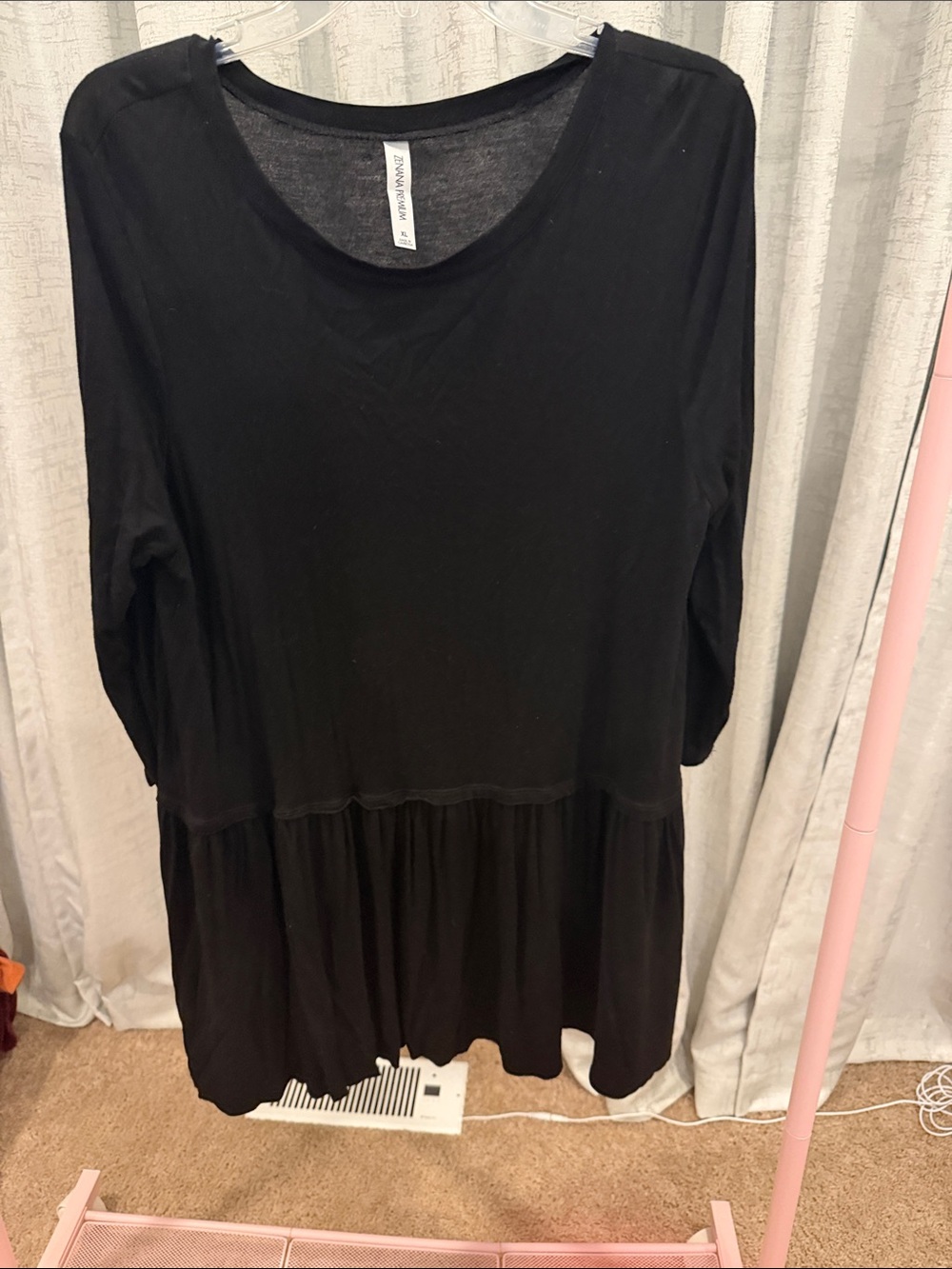 Black Women’s Drop-Waist Long Sleeve Top - Unbranded